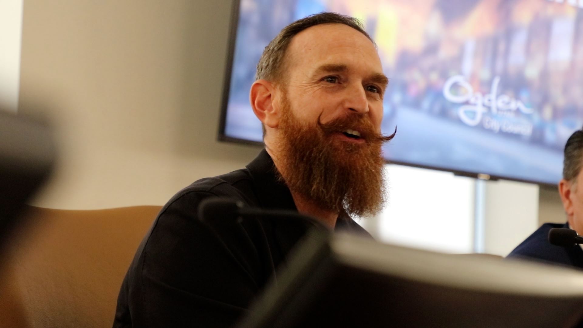 Kevin Lundell speaks after being sworn into office